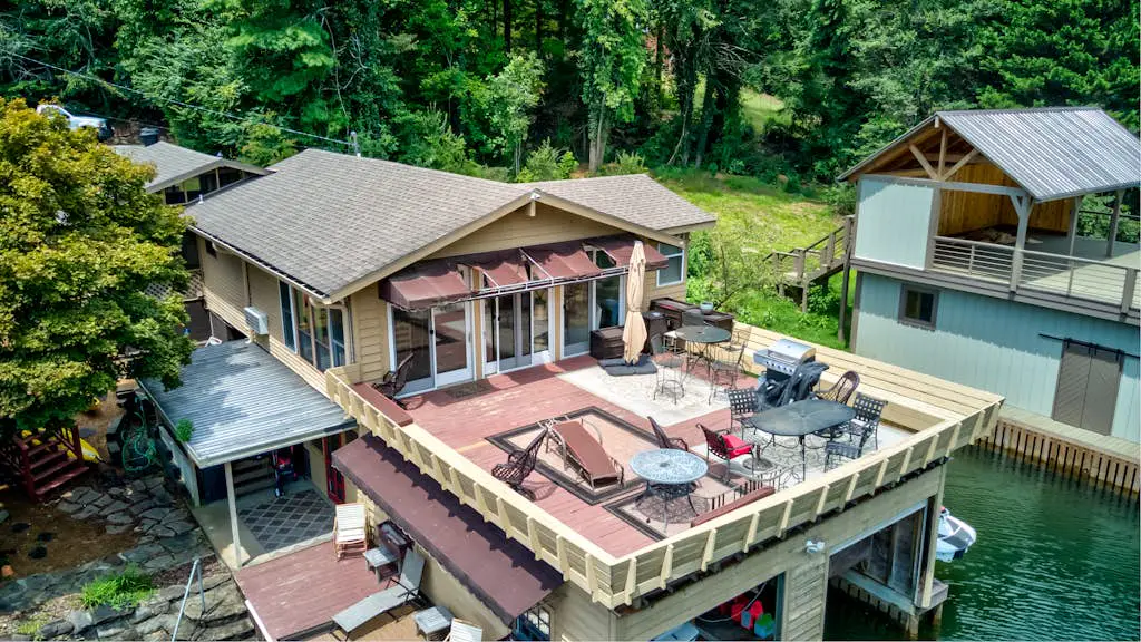 On The Lake - Guest House