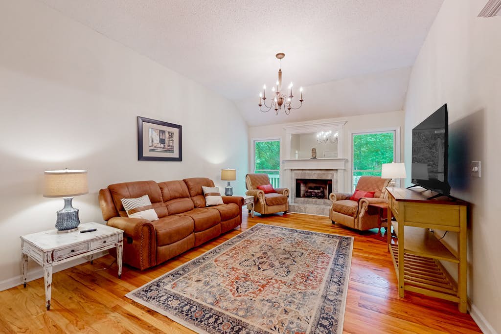 Skylake home with pool & tennis access - fireplace, grill, large deck, and AC