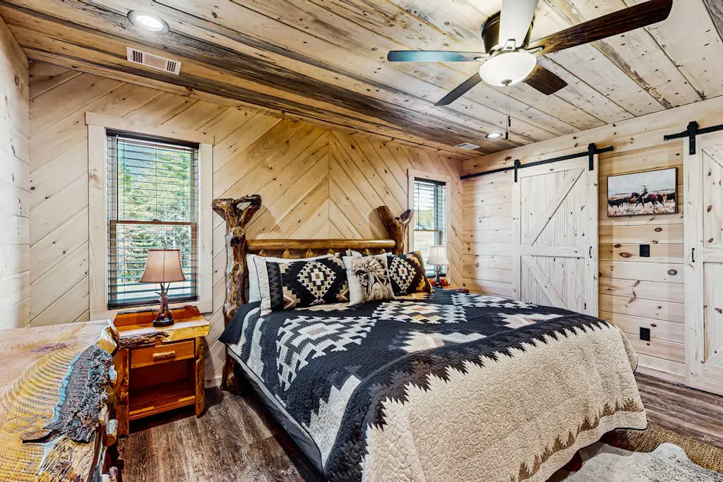 Spur n Arrow Cabin
