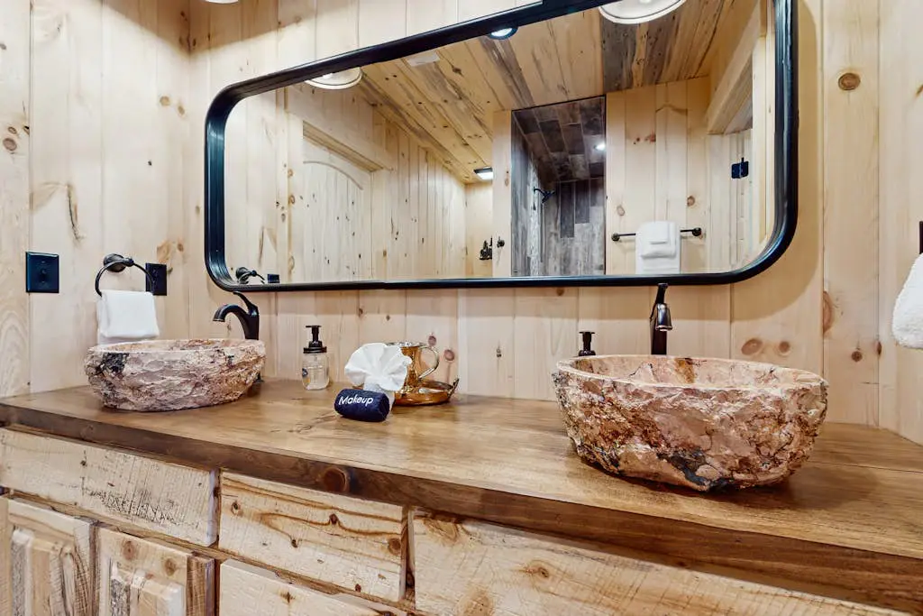Spur n Arrow Cabin