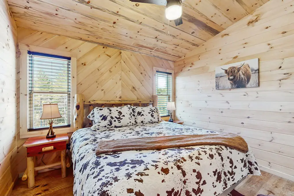 Spur n Arrow Cabin
