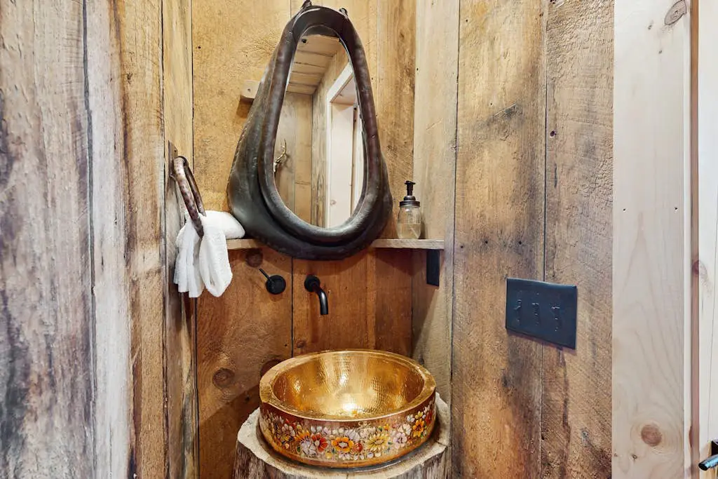 Spur n Arrow Cabin