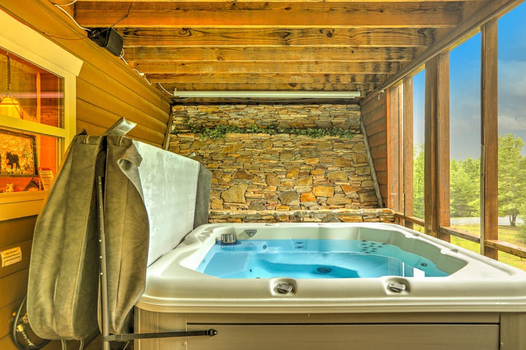 Dog-friendly home with private hot tub, pool table & mountain views