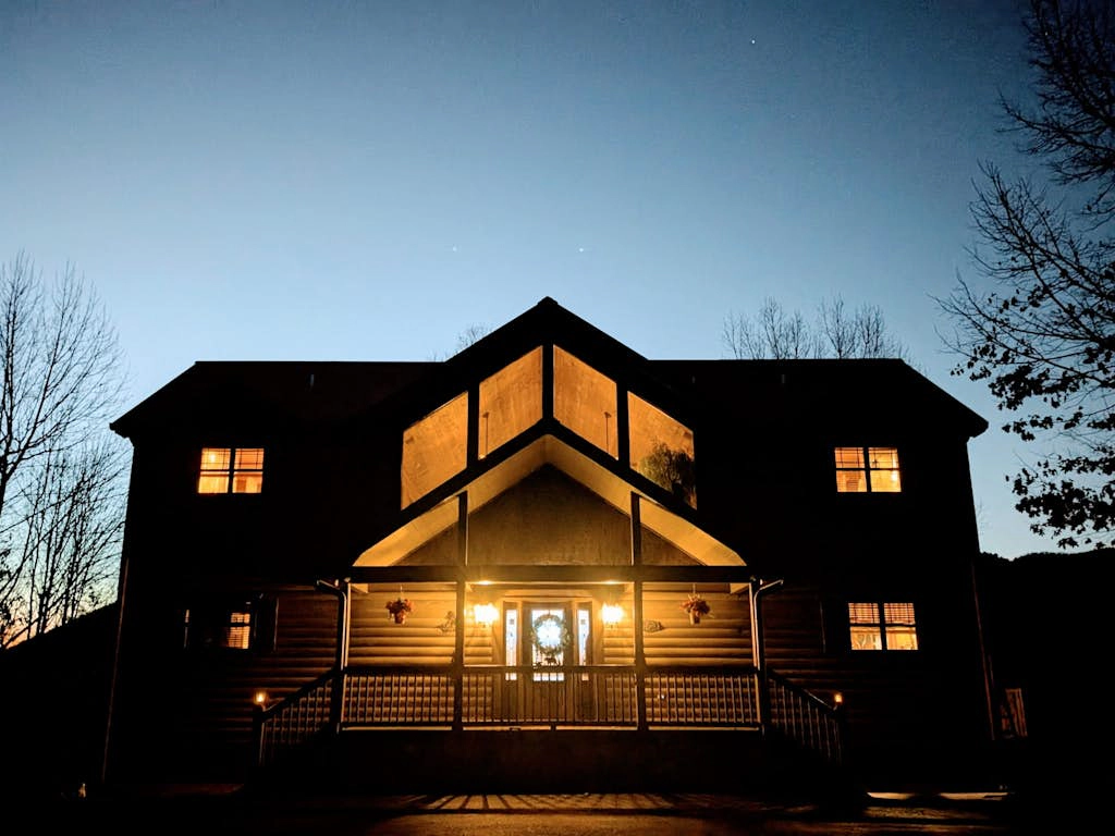 Soaring Eagle Cabin