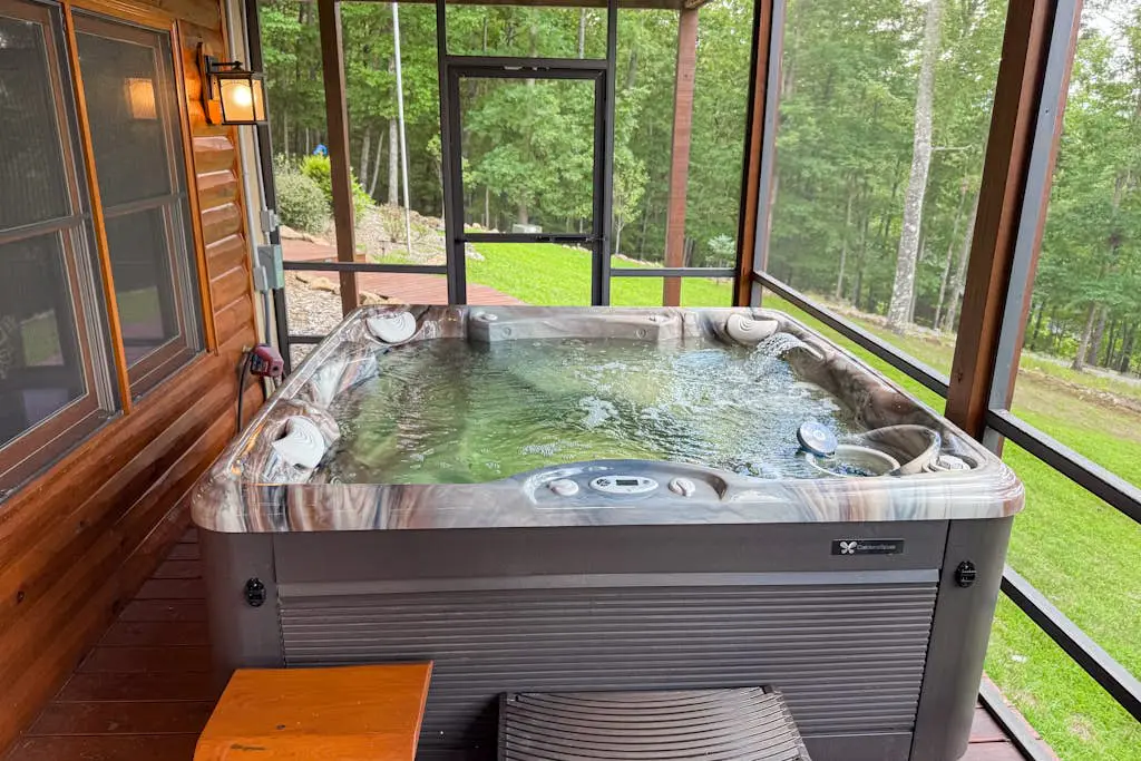 Bougie Bear Cabin