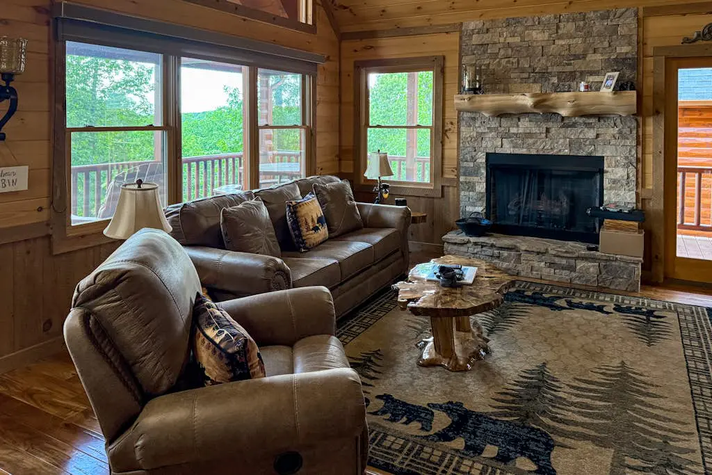 Bougie Bear Cabin