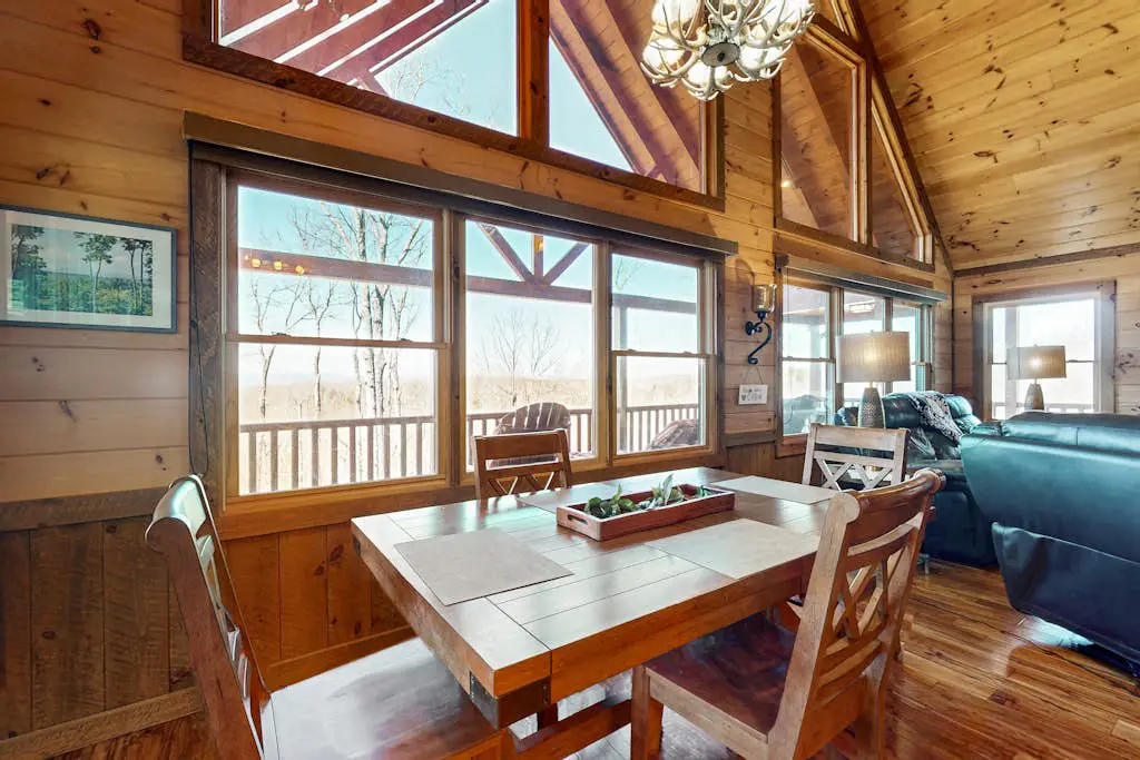Bougie Bear Cabin