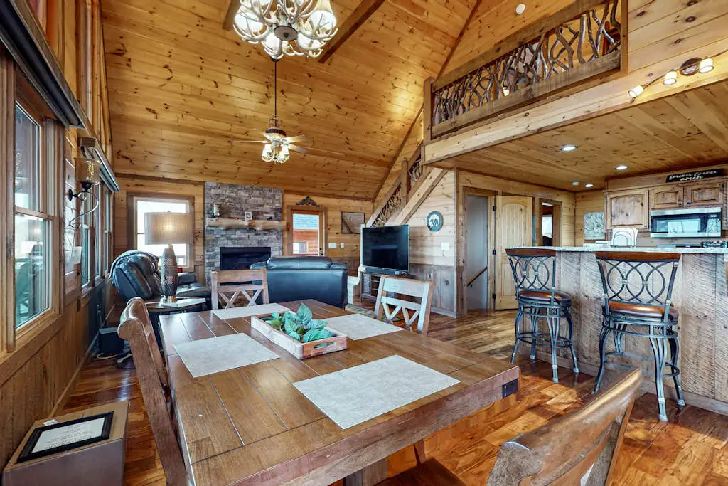 Bougie Bear Cabin