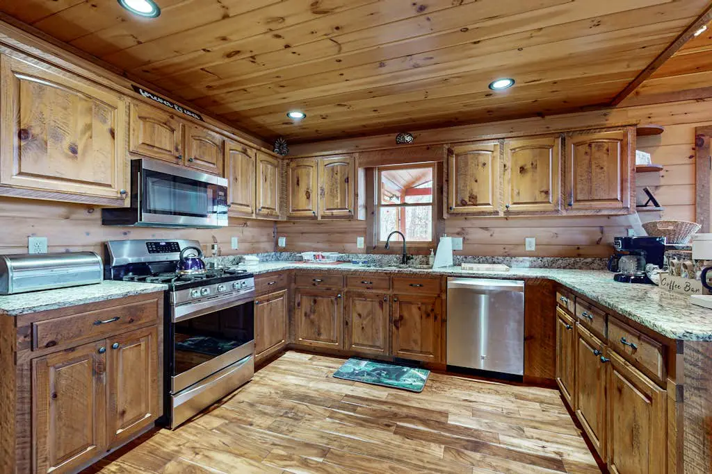 Bougie Bear Cabin