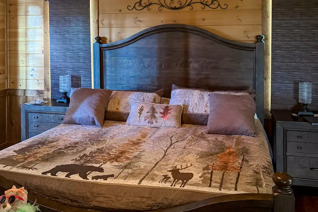 Bougie Bear Cabin