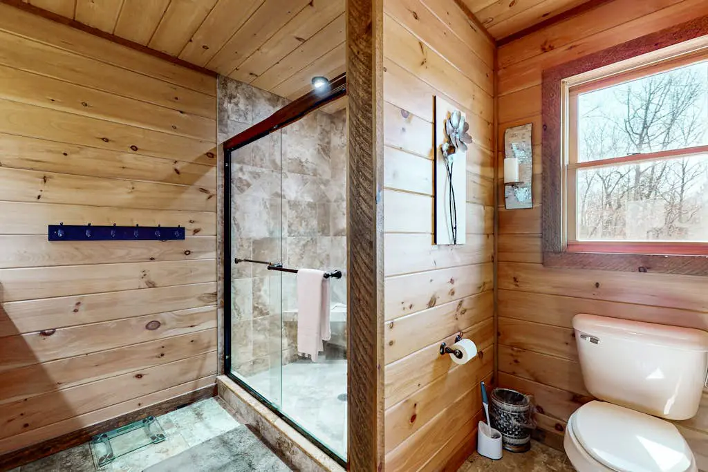 Bougie Bear Cabin