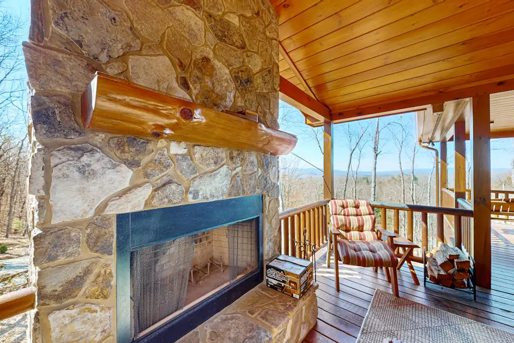 Bougie Bear Cabin