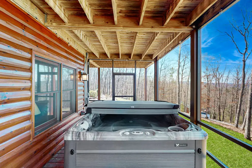 Bougie Bear Cabin