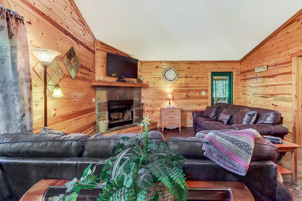 Timber Top Cabin