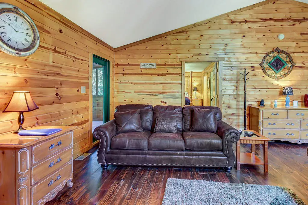 Timber Top Cabin