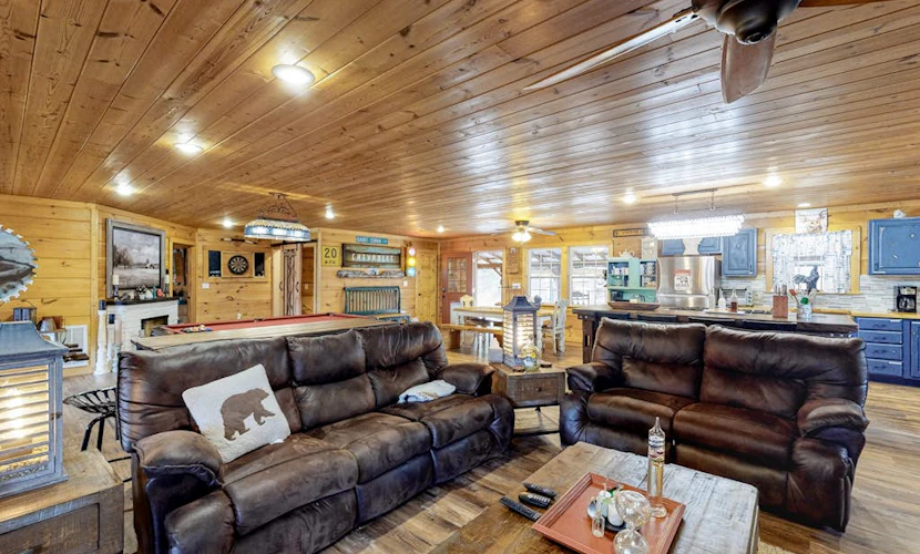 Huge mountain cabin with deck, hot tub, WiFi, and view - dogs OK
