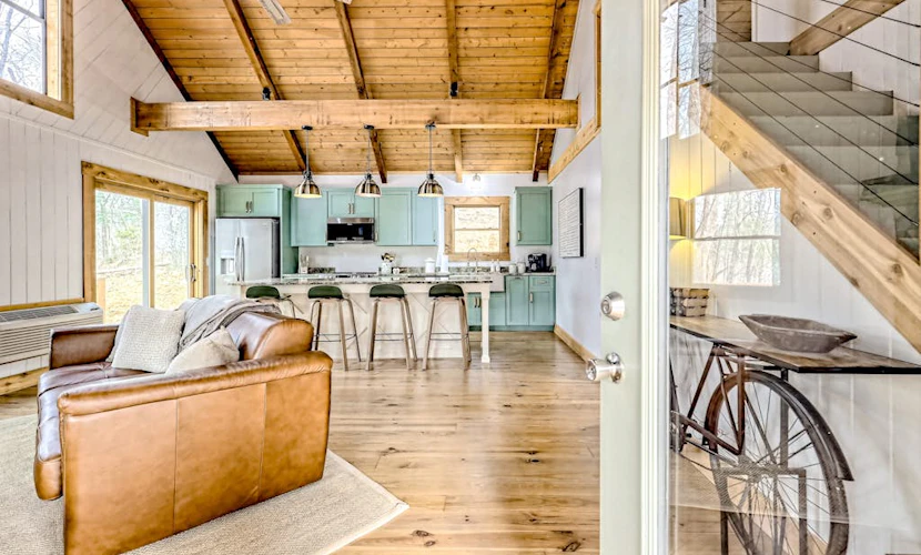 The Treehouse | Forest cabin in Blairsville with expansive deck & fireplace