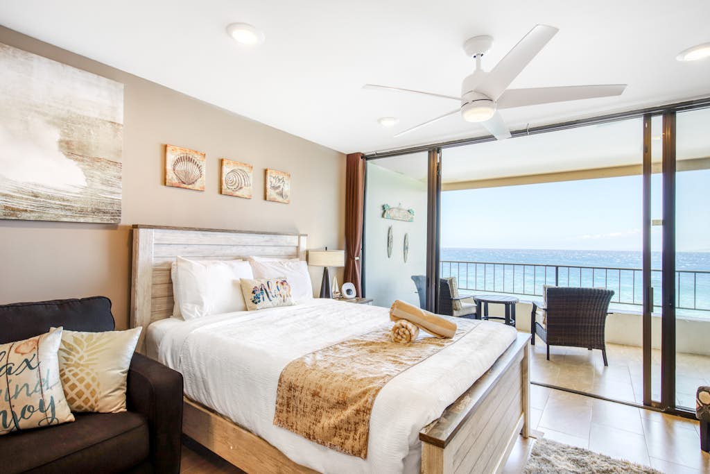 Oceanfront Studio w/ Balcony, Shared Pool, and Hot Tub - Walk to the Beach