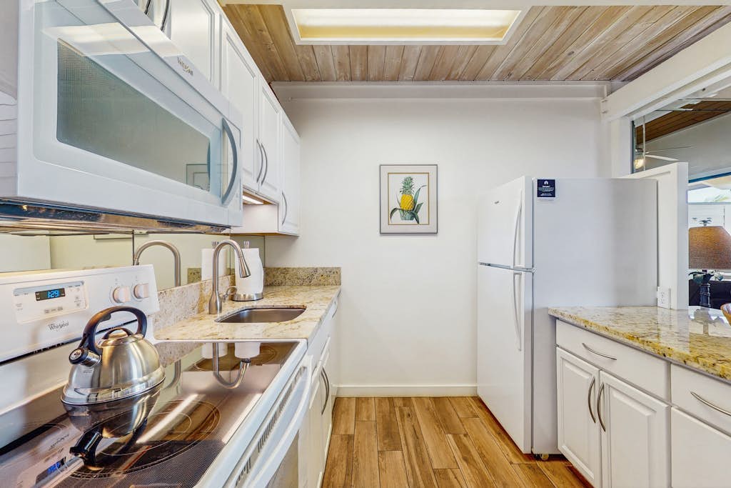 Two-story, oceanfront condo with pool, water views, A/C & balcony