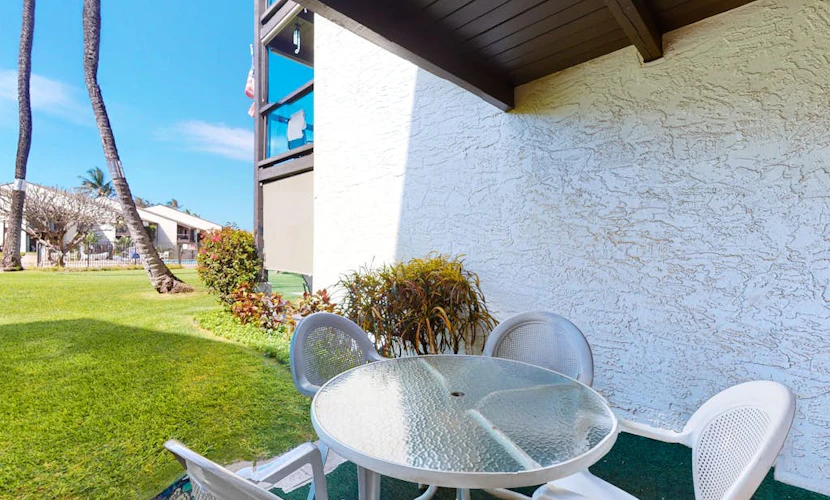 August Sale!
Hale Kamaole Condo w/ Shared Pool, Shared Grill, Private Washer/Dryer