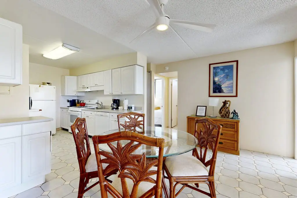 Kihei Akahi D215