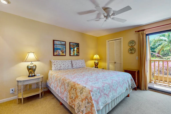 Top-floor ocean-view condo with lagoon pool, hot tub & AC - sand & waves await