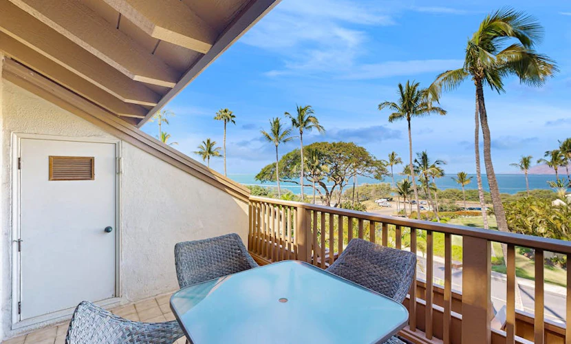 Ocean-view top-floor condo with pool, hot tub, AC - easy walk to beaches
