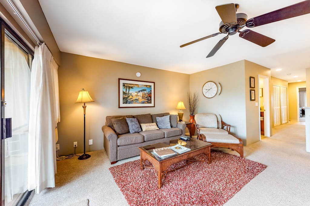 Sunny condo with pools, hot tub & washer/dryer - near swimming & surfing