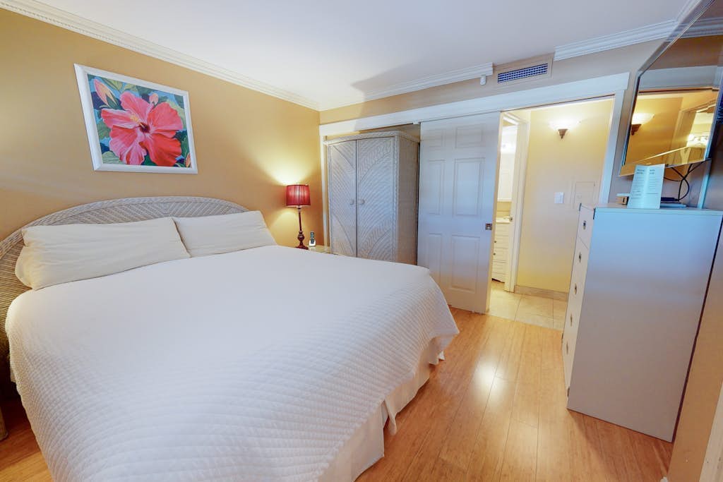 Sugar Beach Resort Condo w/ A/C, Shared Grill-Close to Beaches