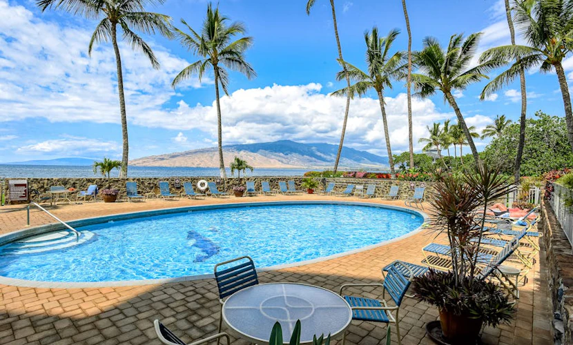Remodeled Oceanfront Condo w/Easy Beach Access, Private W/D, Shared Pool & Grill
