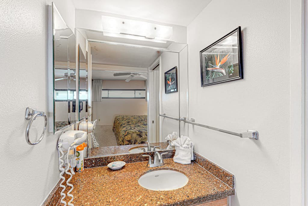 Sugar Beach Resort Condo w/ A/C, Free WiFi-Near Everything