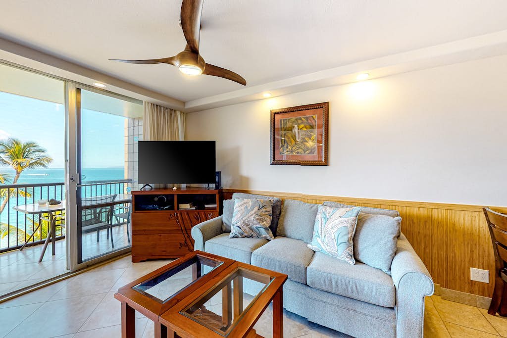 Mana Kai Maui Resort condo with WiFi & private W/D - waves await