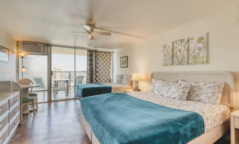 Cozy condo with pool, hot tub, & sauna - private lanai, ocean views