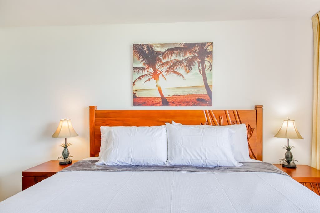 Delightful beachfront getaway with pool/hot tub, beach access, & fast WiFi