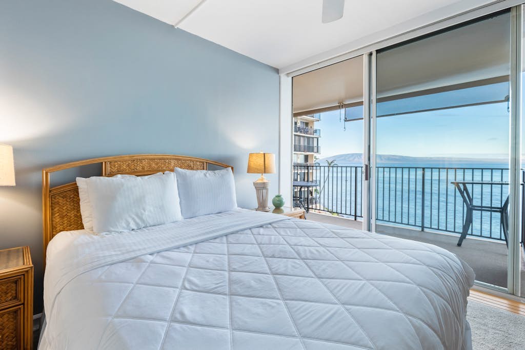 Oceanfront Oasis with Stunning Sunset View, Shared Pool, and Free WiFi
