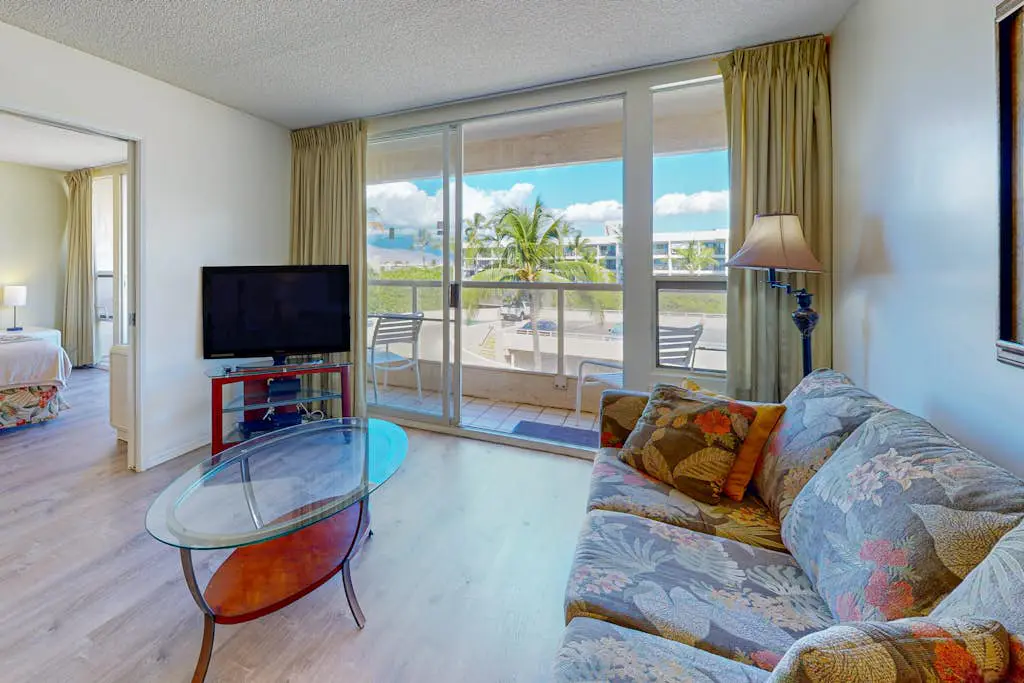 Maui Banyan H404