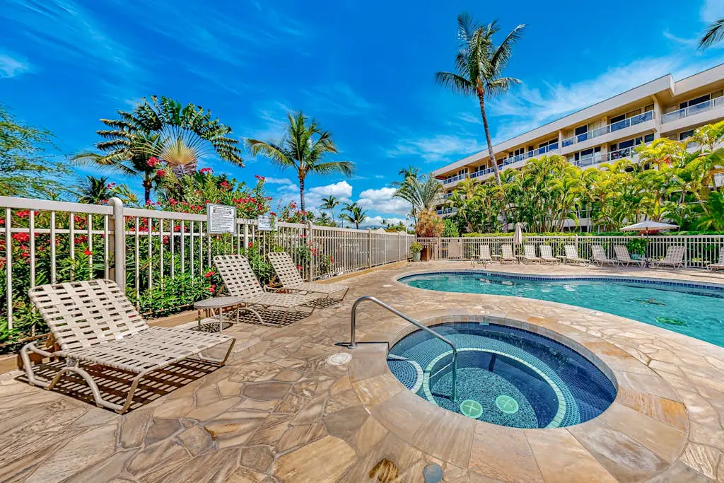 Maui Banyan H404