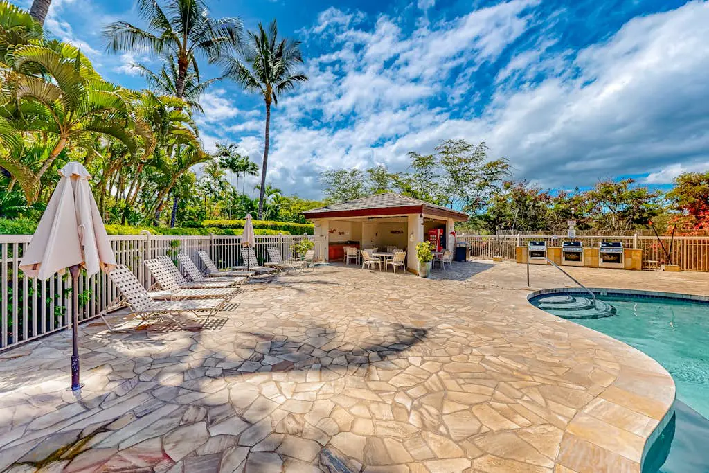 Maui Banyan B204