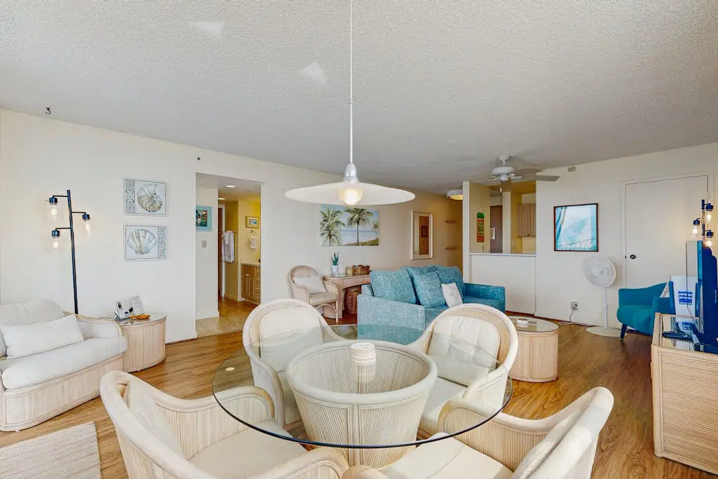 Valley Isle Resort 210