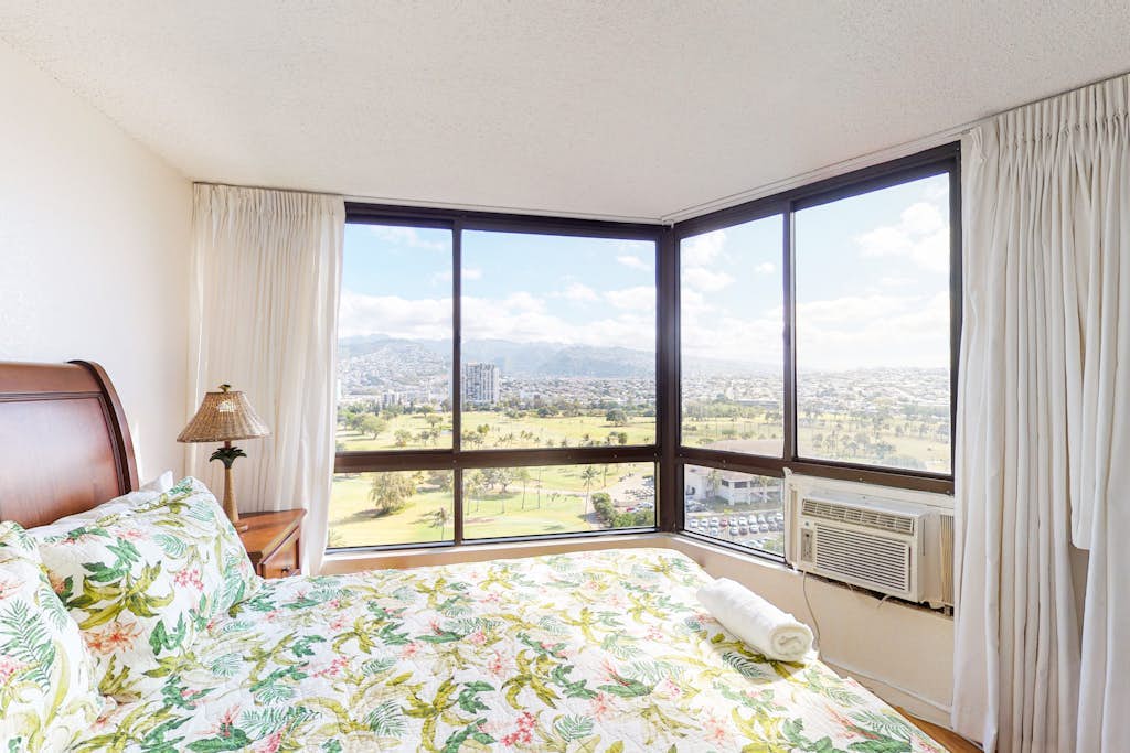 Lovely condo near golf course & beach