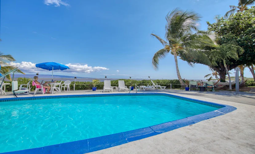 Centrally-Located Studio w/Free WiFi, Shared Pool, Grills, & Kitchenette