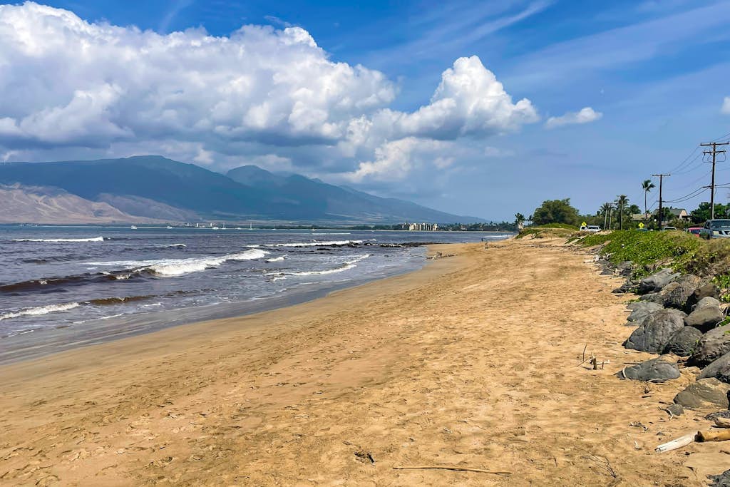 Peaceful, quiet condo with pool, private lanai, gas grill, WIFI, steps to beach