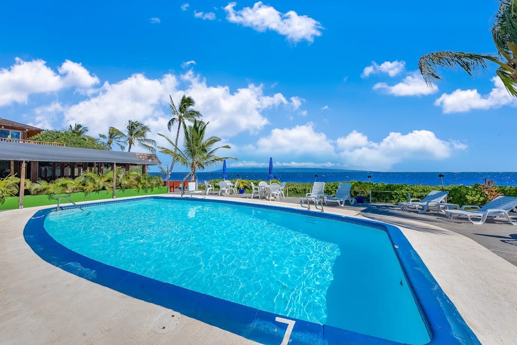 Tropical studio in oceanfront resort w/ pool, WiFi, & kitchenette - snowbirds OK