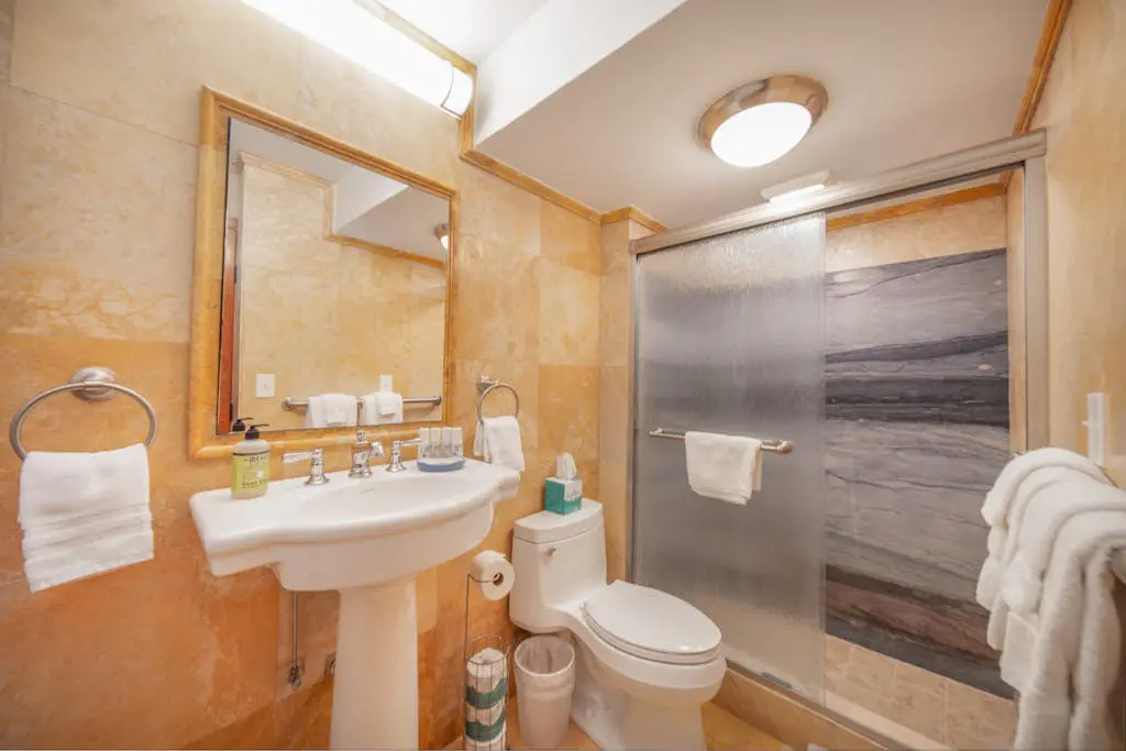 Four Paddle Condominium 2210 Thirty plus night rental