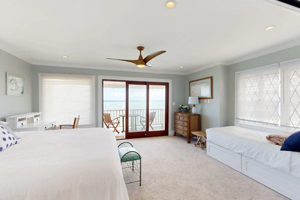 Posh, beachfront gingerbread home with 3 lanais- walk to parks, dining, tennis