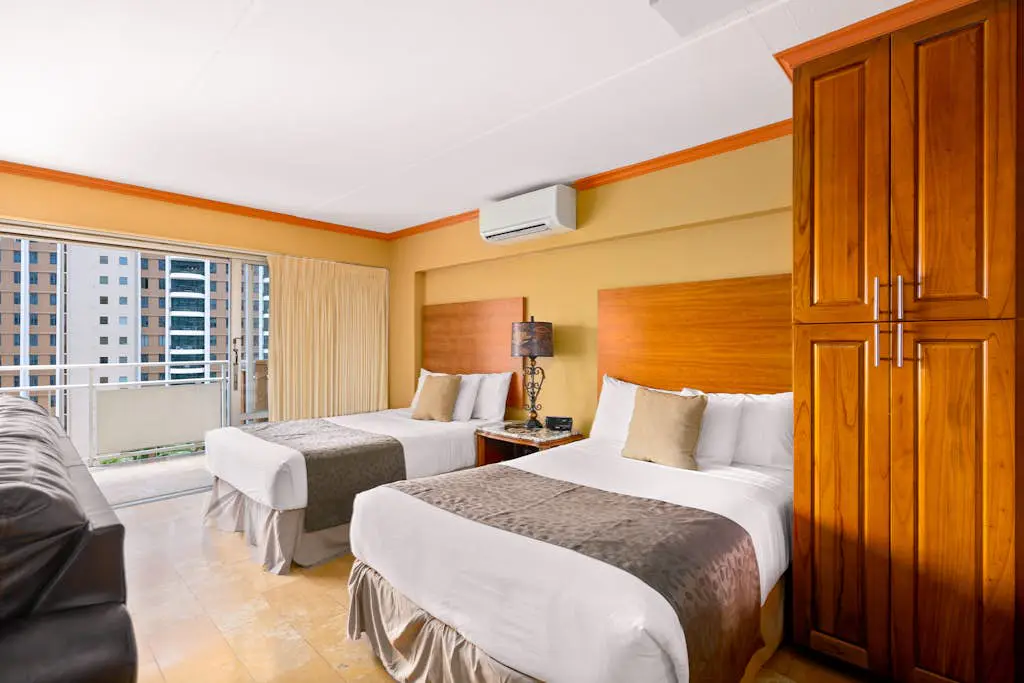Ilikai Hotel 838