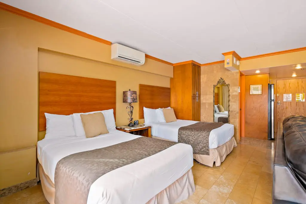 Ilikai Hotel 838