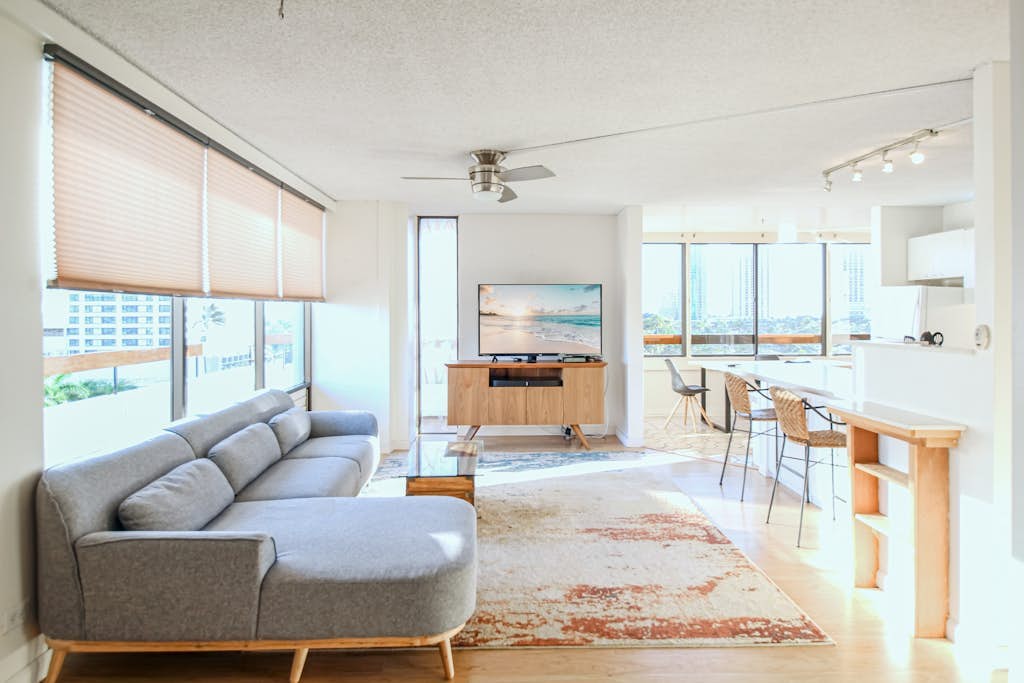 Ocean-view corner condo with fast WiFi & lanai - walk to beach -90 night minimum