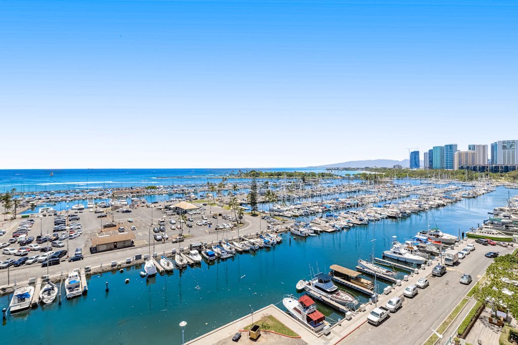 Tropical apartment with amazing water views and shared pools  - prime location