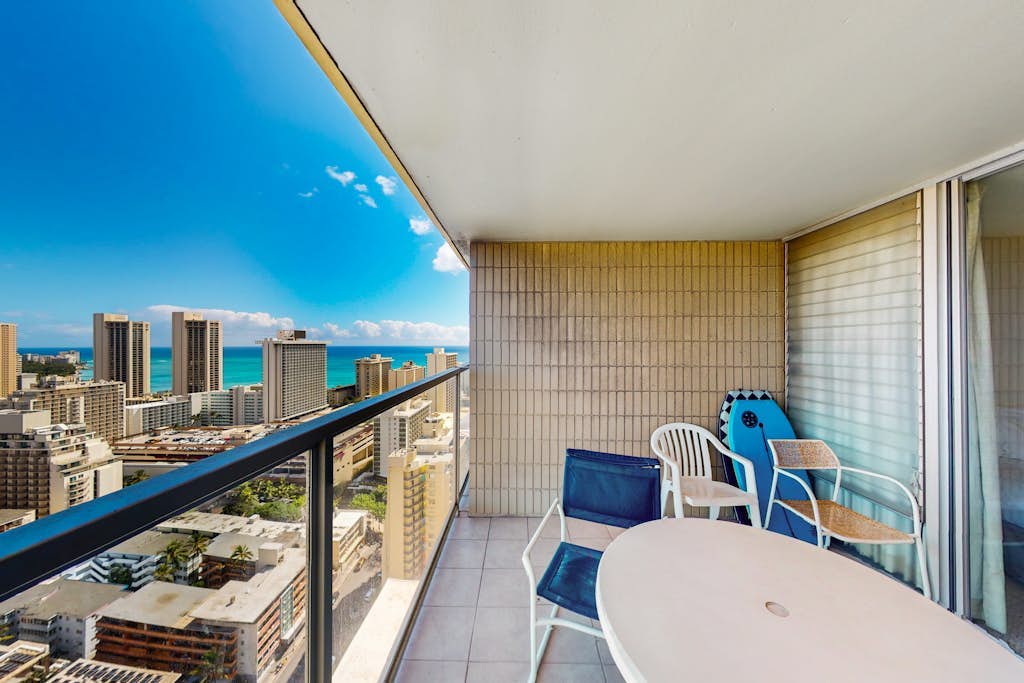 Water-view monthly rental with lanai, rooftop pool & hot tub access